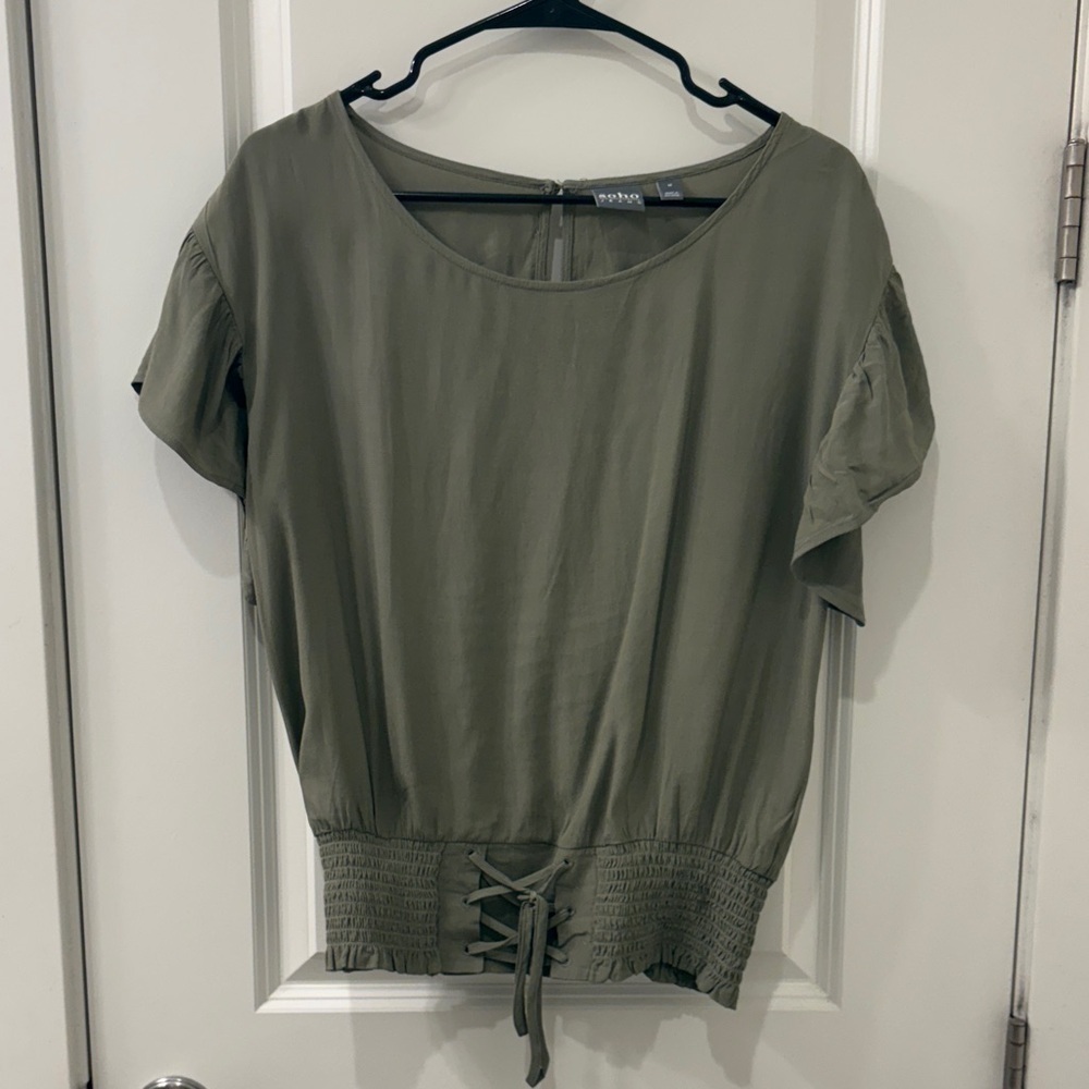 New York & Company Olive Green Short Sleeve Lace-Up Hem Blouse
